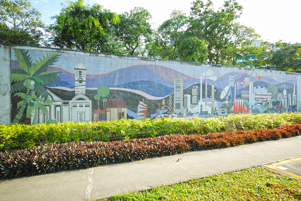 Depicting more than 15 landmarks of Singapore, “The History of Development of Singapore” is a glass mosaic mural that was originally located at the former Westlake Primary School.