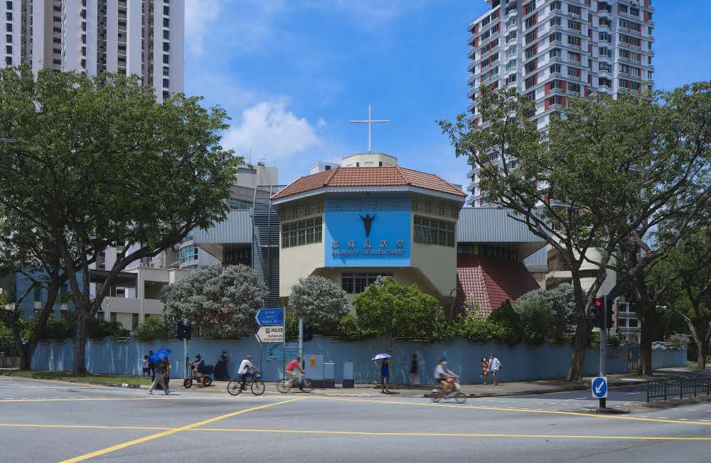 The Church of the Risen Christ was established in 1971 and has traditionally offered Mass in English, Mandarin and Tamil. In recent decades, it has also drawn parishioners from Myanmar, Indonesia and the Philippines.