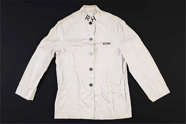 Raffles Hotel uniform top, Singapore, 1930s. Collection of the National Museum of Singapore