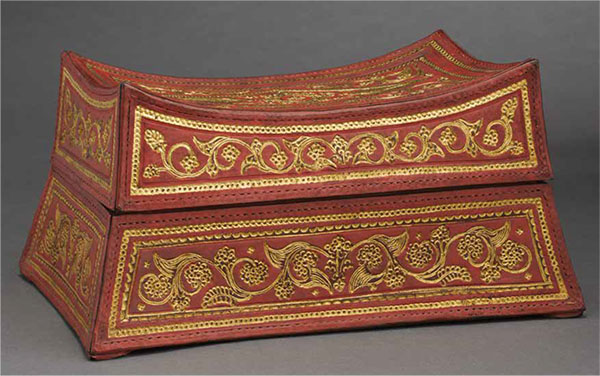 SoBetel box, Riau-Lingga archipelago, mid-19th century, leather, lacquer, gold