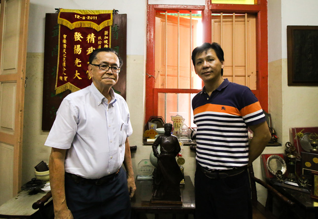 Chin Woo -  Kwong Yuen Hung, GS of Chin Woo (left), Jack Woo, vice secretary of Chin Woo (right)