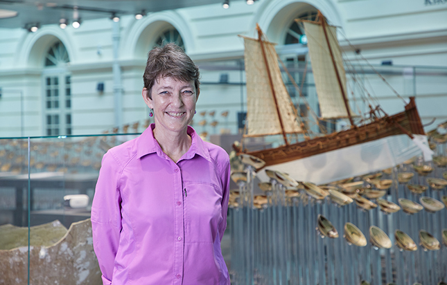 Growing up near Oxford in the United   Kingdom, Jo Wright waa addicted to stories from a young age.