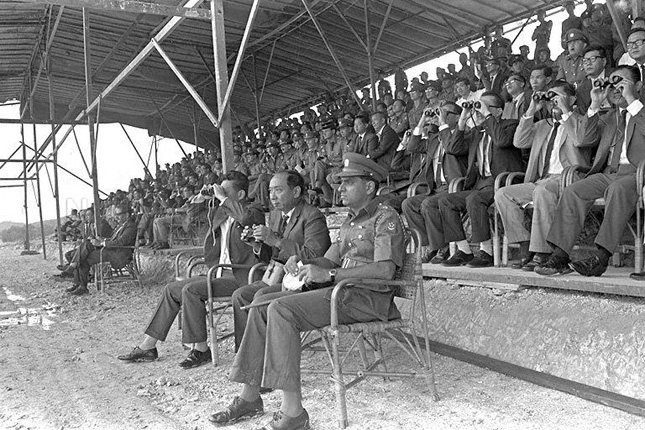 Dr Goh Keng Swee at the opening of an army camp in Jurong