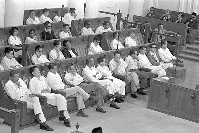 Lee Kuan Yew and cabinet ministers as a Parliamentary sitting in 1965