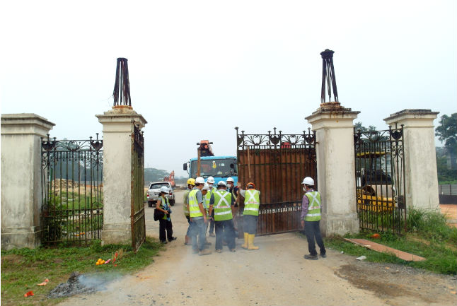 Bukit Brown Gates 1