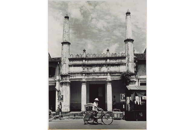 Al-Abrar Mosque at Telok Ayer Street