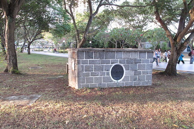 Stamford Bridge structure - War Memorial Park Entrance (Near Esplanade Drive)