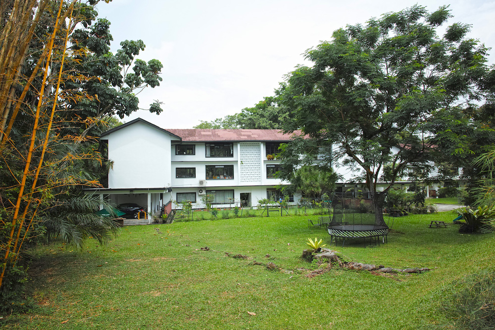 The apartment blocks at Linden Drive were originally built to house staff of the University of Singapore around 1960. Today, they are managed by the Singapore Land Authority.