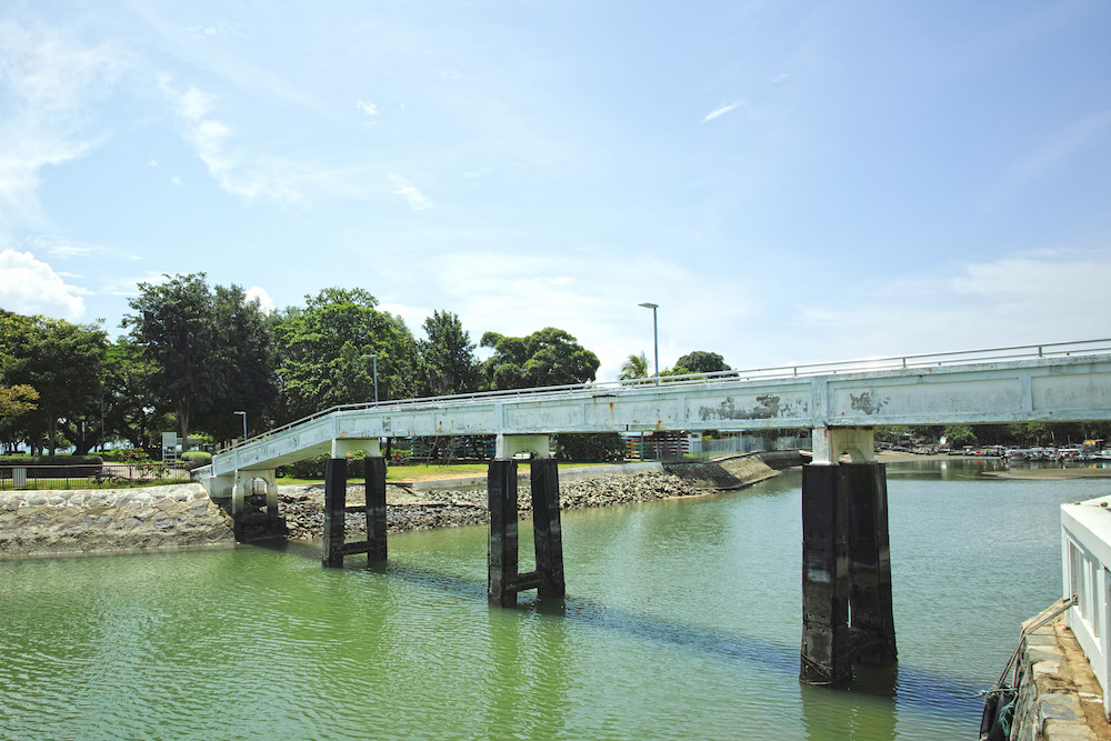 Sitting right opposite Changi Beach, the iconic Changi Point Footbridge at Changi Creek has been around since the 1930s and is surrounded by a chilling urban myth. 