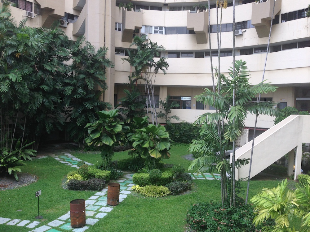 Once known as the tallest apartment building in the entire Southeast Asia, the former Pearl Bank Apartments used to house almost 2,000 residents.