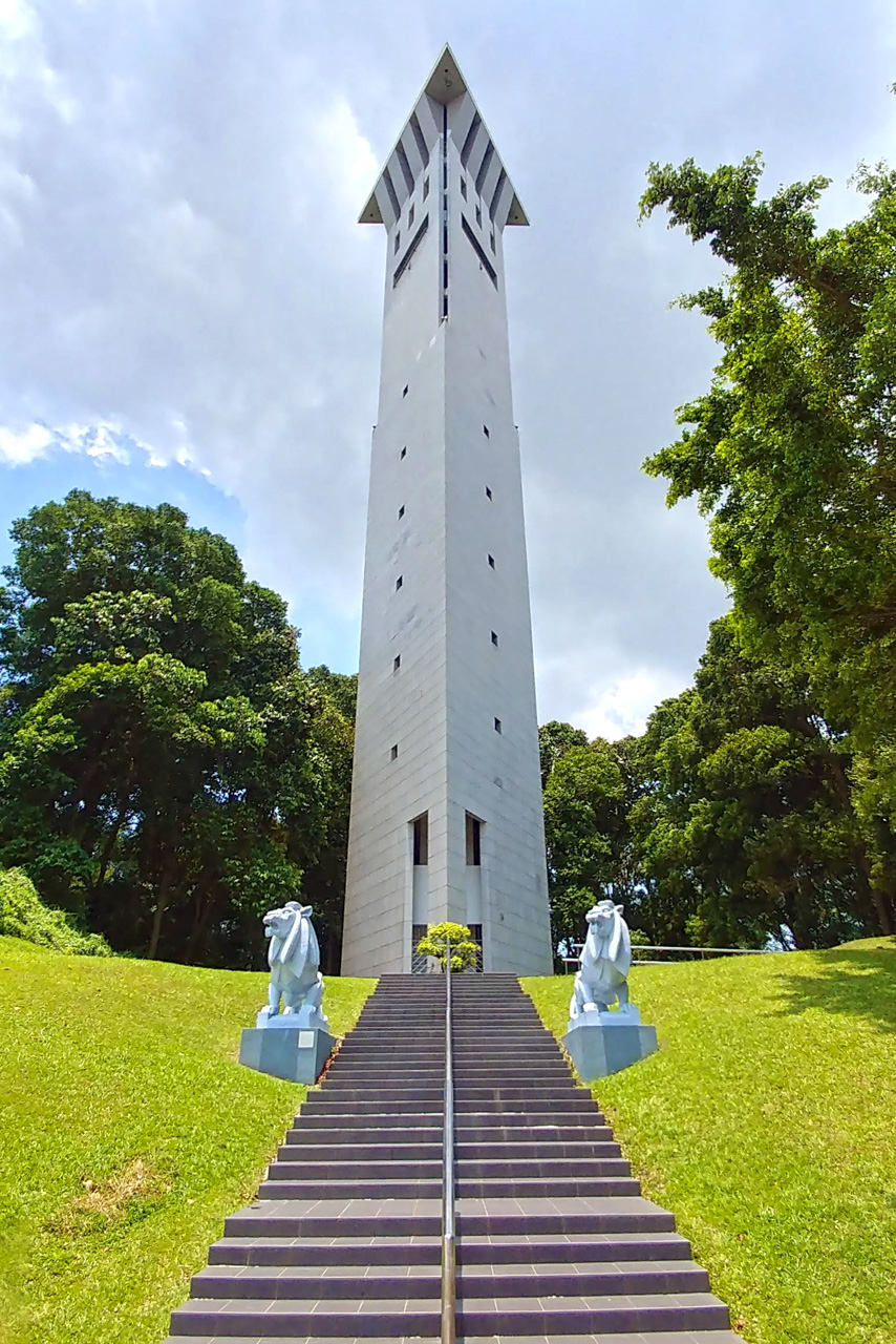 From 1956 to 1966, the Merdeka Lions stood at the base of tall stone monuments of blue mosaic found on both ends of the Merdeka Bridge. The lions were later removed to make way for the widening of the bridge and the adjoining Nicoll Highway.