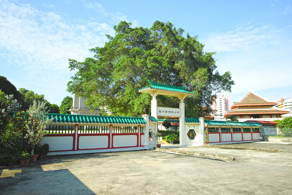 Established in the 1950s, Teochew Memorial Park is a six-acre memorial park that houses the unclaimed remains excavated from various Teochew cemeteries. 