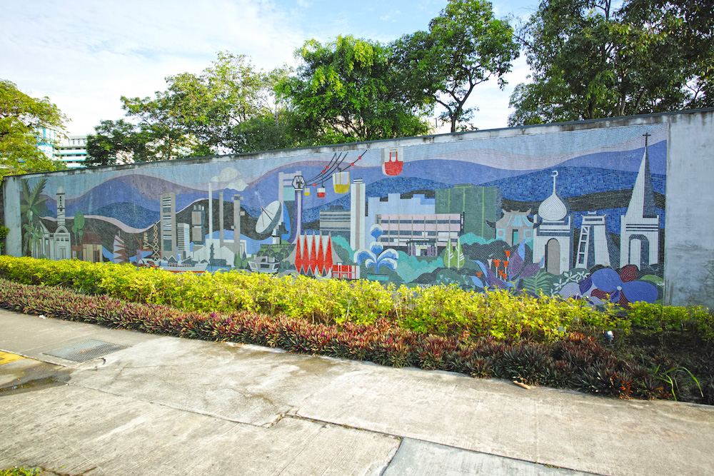 Depicting more than 15 landmarks of Singapore, “The History of Development of Singapore” is a glass mosaic mural that was originally located at the former Westlake Primary School.