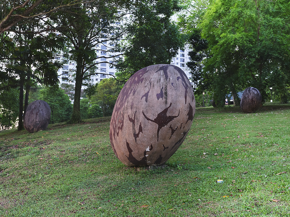 Ang Mo Kio Town Garden East was originally part of a larger area known as Cheng Sua Lai or Cheng San. Before the 1970s, Cheng San used to extend along the former Cheng San Road, which ran from Sembawang Hills to Serangoon Gardens, parallel to the present Ang Mo Kio Avenue 3.