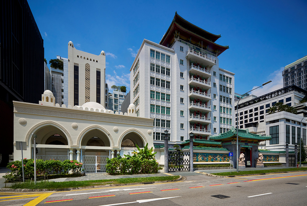 Masjid Al-Burhani (left) and Singapore Chinese Chamber of Commerce & Industry (right)