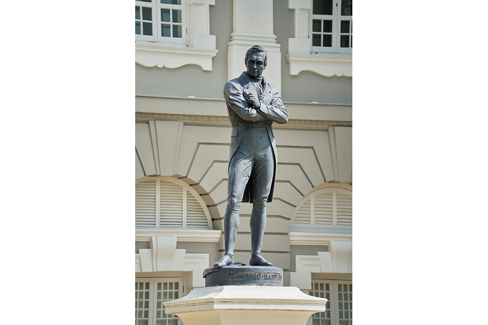 Sir Stamford Raffles Statue