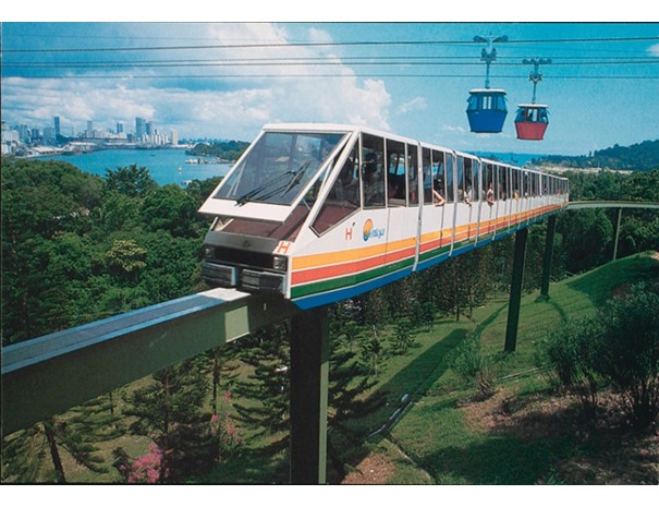 Operating from 1982 to 2005, Sentosa’s monorail was both a transportation system and an attraction in itself. Along its 30-minute route around the island, the monorail afforded elevated views of Sentosa’s natural environment. The section of the monorail route curving around Sentosa’s western tip was said to be one of its most scenic, with views of nearby islands and the forested Mount Imbiah.