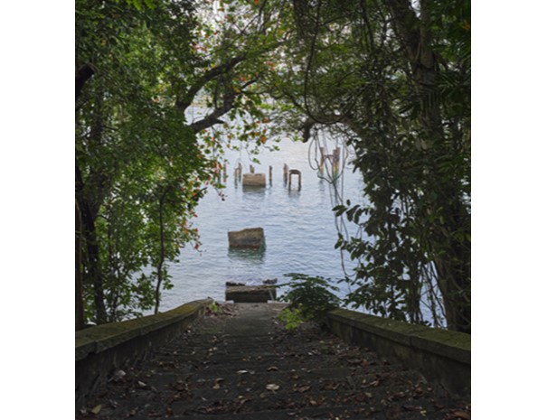 This pier at Siloso Point was built in the late 19th century to service the nearby Fort Siloso. Before roads were laid in this area, the pier was the only access point and was used to transport guns, building materials, equipment and other supplies from mainland Singapore for the construction and maintenance of Fort Siloso.