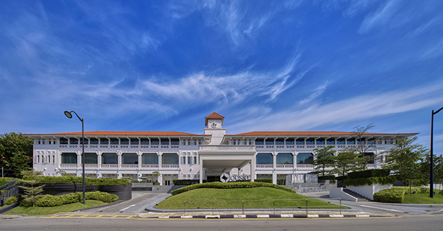 After Pulau Blakang Mati (as Sentosa was formerly named) became a military outpost from 1878, the British built barracks and other infrastructure for troops stationed here. Completed in 1940, these former barrack blocks 9 and 10 were built on a military recreation ground before being adapted into hotel accommodations in the 2000s. The adjacent block 11 had been constructed as barracks in 1937 and housed the Rare Stone Museum from 1985 to 1995, before being turned into a meeting and events centre.