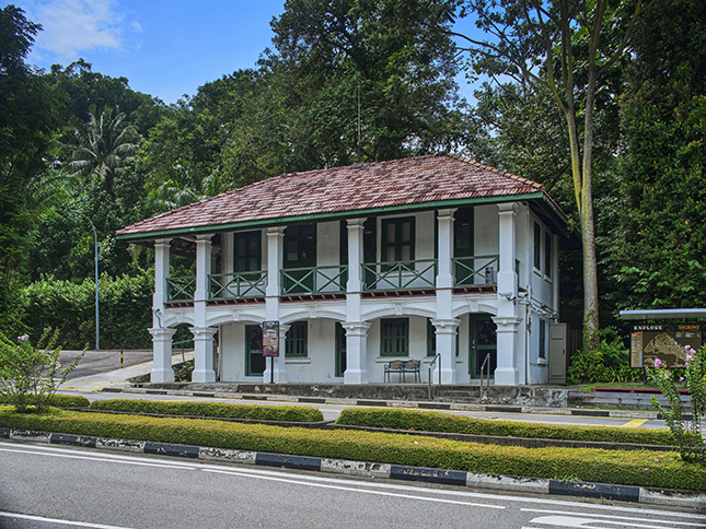 The former Royal Engineers’ Yard and the Power Station (blocks 37 and 39 respectively) are located along Artillery Avenue. The Royal Engineers were based on neighbouring Pulau Brani, but a small contingent here supported engineering and development works with its workshop, shed and stores. The building, thought to have been built in 1895, was later used as a station for SDC’s rangers.