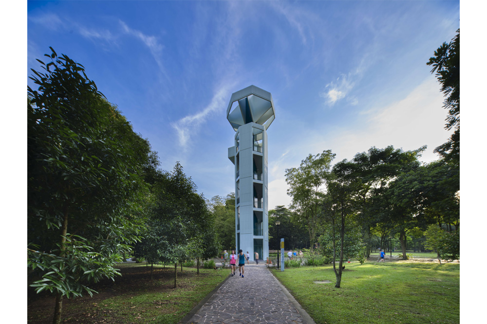Toa Payoh Town Park houses a 25-metre-tall Look-Out Tower conserved by the Urban Redevelopment Authority. Completed in the 1970s, the popularity of this park led HDB to set aside sizeable plots of land for parks in each public housing town that followed. 