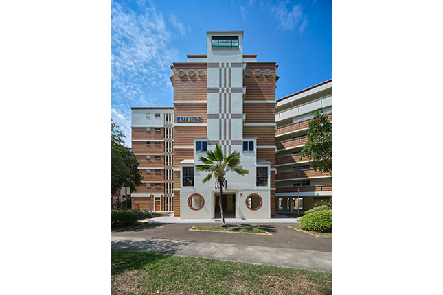 Flats with porthole motifs