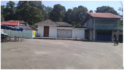 Following its 1987 closure, the former Pulau Ubin Maternity and Child Health Clinic was repurposed as a resturant that serves seafood to Pulau Ubin visitors. The site is vacant today.