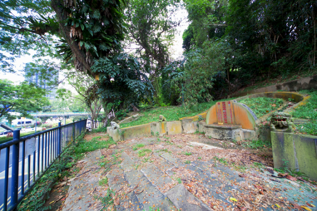 Graves of Tan Tock Seng, Chua Seng Neo & Wuing Neo