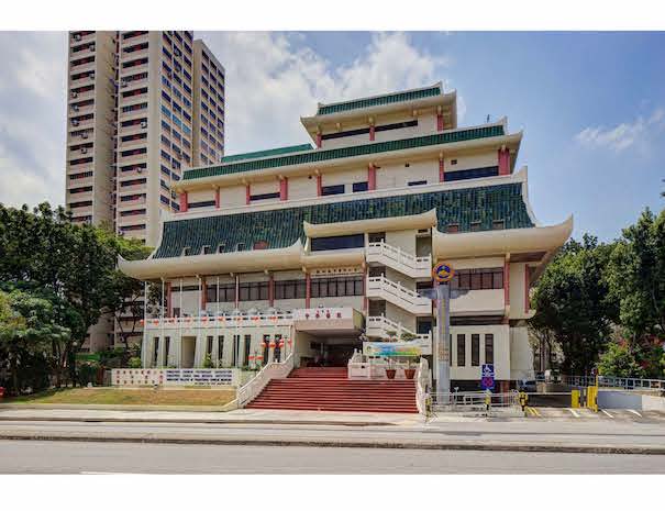 Today, the Chung Hwa Medical Institution building also houses a TCM college and research institutes for TCM drugs and acupuncture.