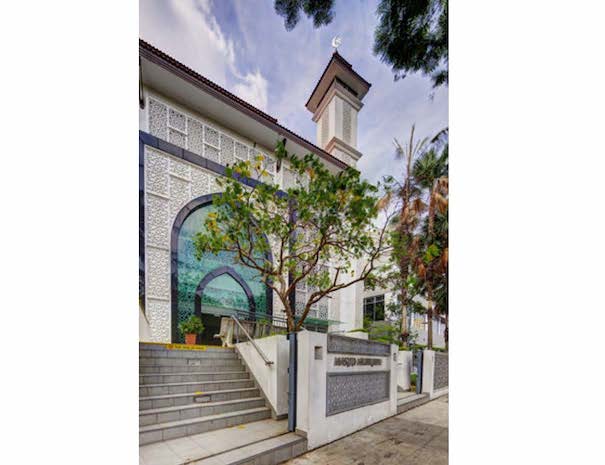 Masjid Muhajirin opened in 1977 and was the first mosque in Singapore to be built with financial contributions from the Mosque Building Fund scheme.