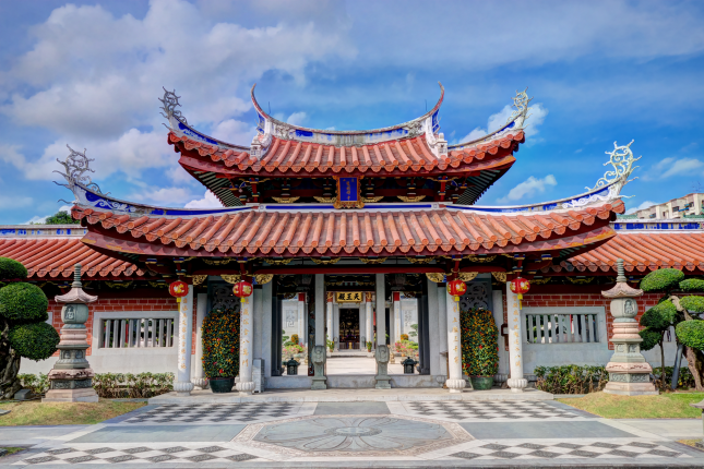 Established in 1912, Lian Shan Shuang Lin Monastery is the oldest Buddhist monastery in Singapore.