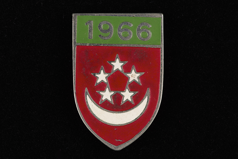 Commemorative badge marking Singapore’s first anniversary of independence