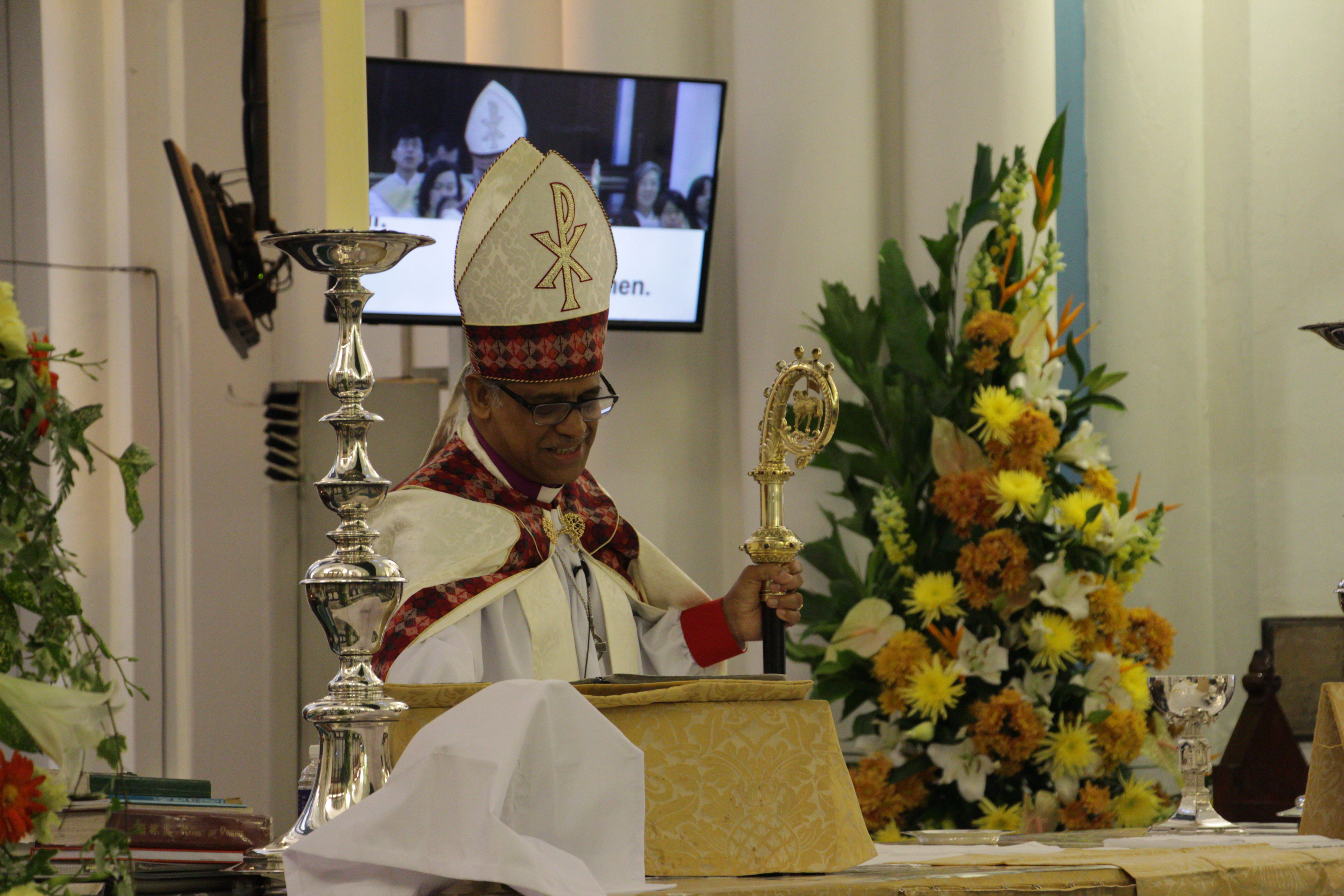 Bishop Rennis Ponniah leading the Easter service in St Andrew’s Cathedral. Gold and white colours are predominantly used in the celebrant’s vestments and altar coverings during Easter as a symbol of joy and purity.