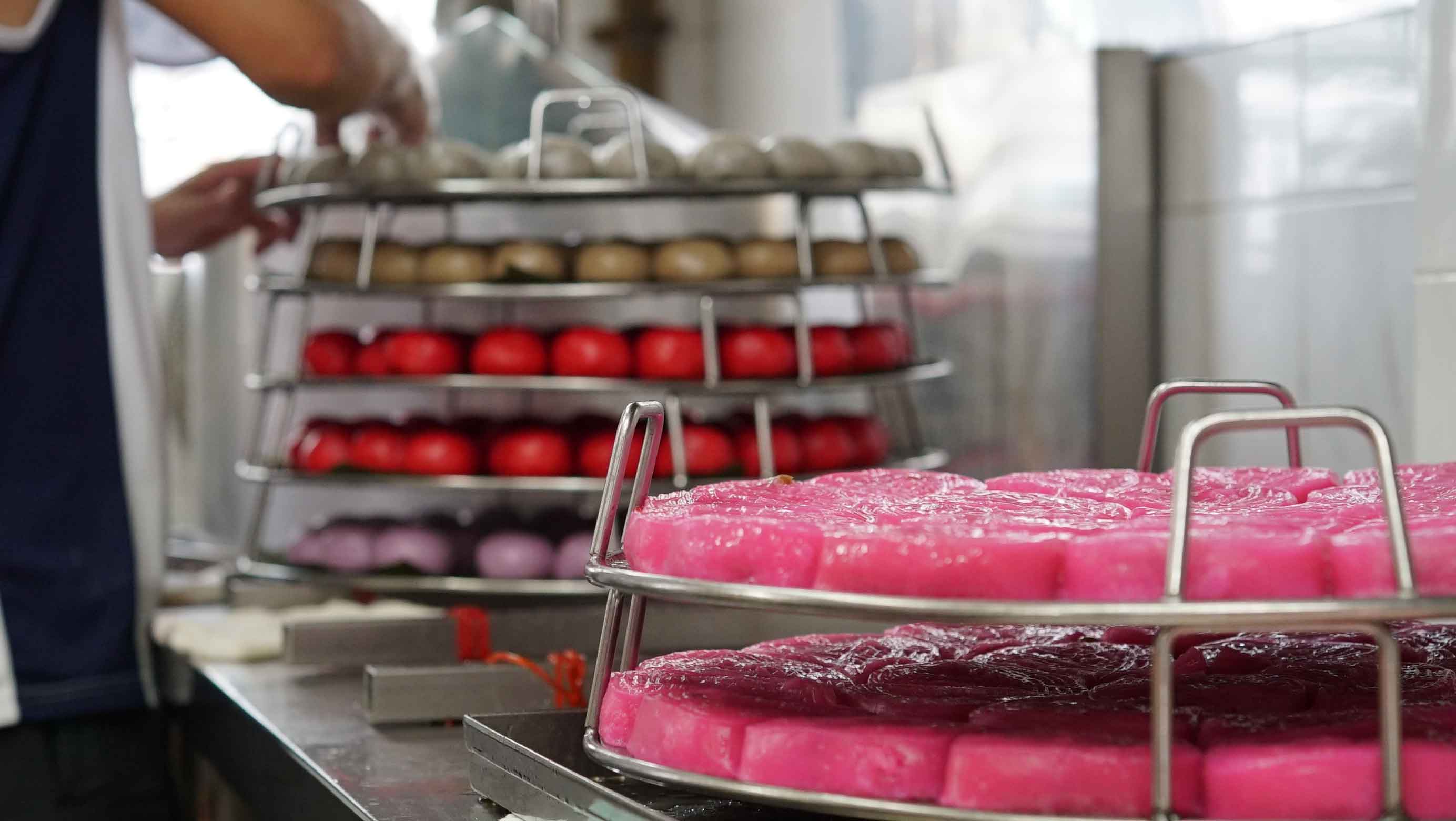 Different types of traditional Chinese pastries sold at the stall