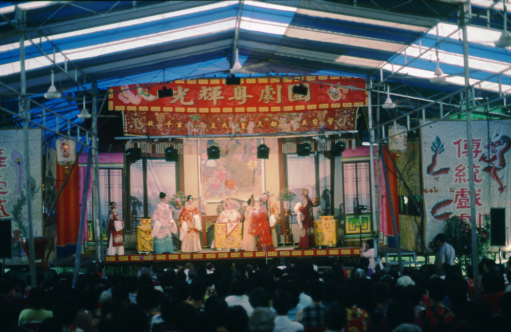 chinese street opera performance