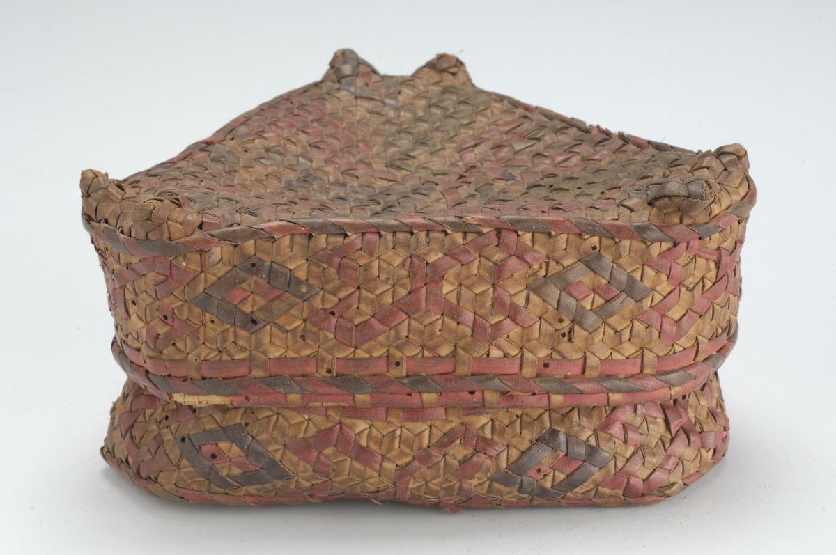 Tobacco basket