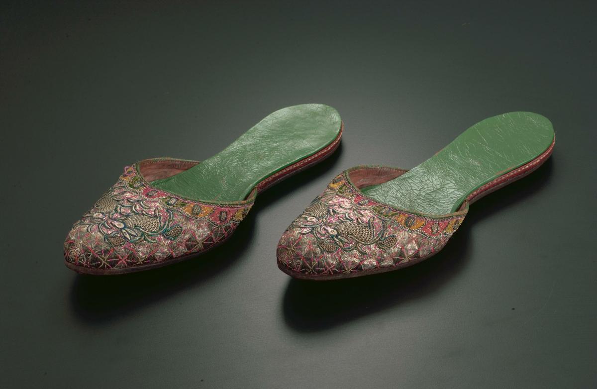 Embroidered Slippers (groom)