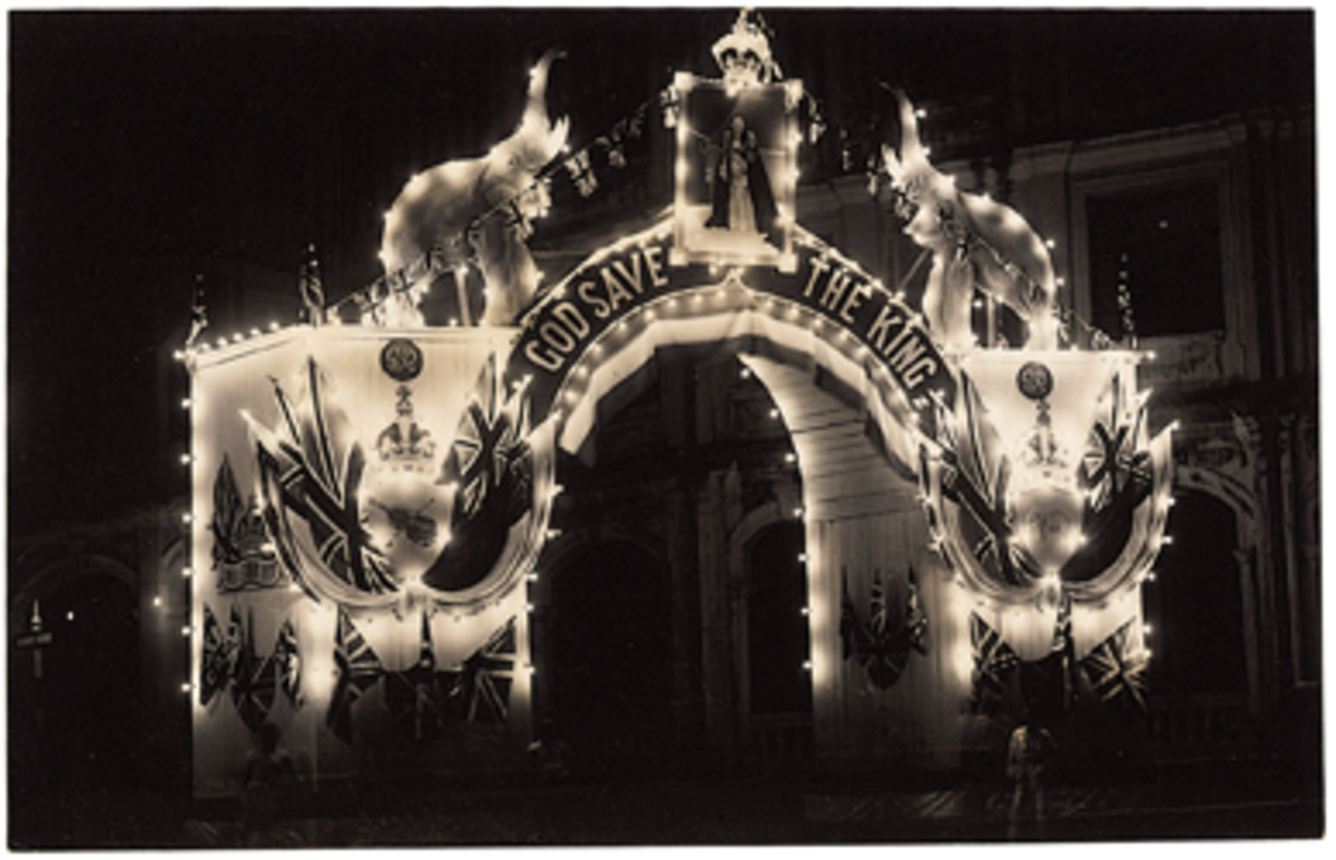 1937 Illuminated Arch Postcard