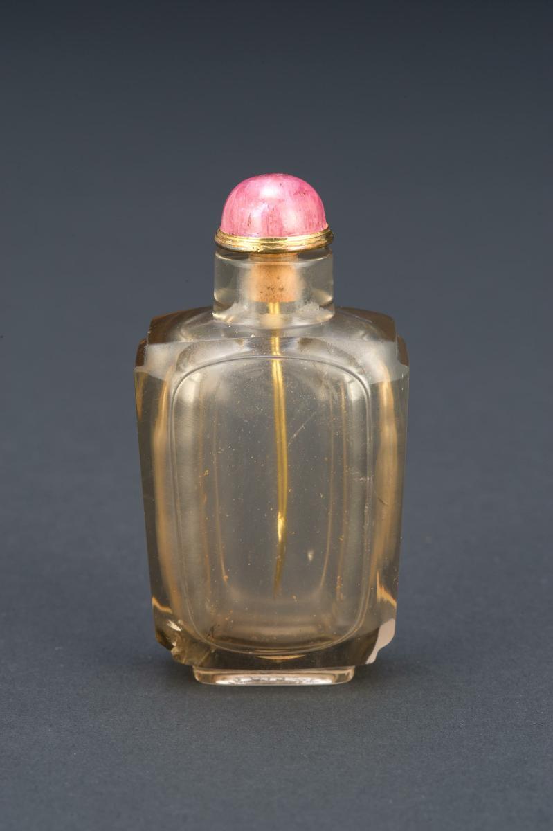 Snuff bottle and its cup with rust spots in rock crystal - China 1790/1850  - Ref.102601