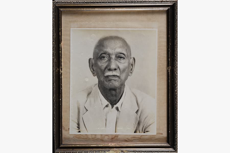 <a href="/assets/6a570bd2-5c44-4dcc-b368-f98e4cd4d284/10-norris-2-dsc9309.jpg"><strong>A photograph of Dr. Mangal Chotta Singh</strong></a><br>
1970s, Singapore<br>
<em>Collection of Mr Brij Mohan Singh</em>
