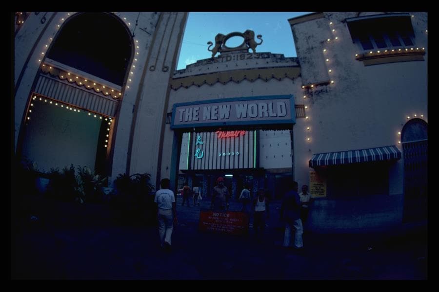 <strong>Photograph of the entrance to New World amusement park at Kitchener Road</strong><br>
Reproduction&nbsp;<br>
1 May 1983<br>
Ronni Pinsler Collection<br>
Courtesy of the National Archives of Singapore<br>
<div>&nbsp;</div>
<br>
When New World was no longer new &ndash; a photograph of the amusement park on its last legs.