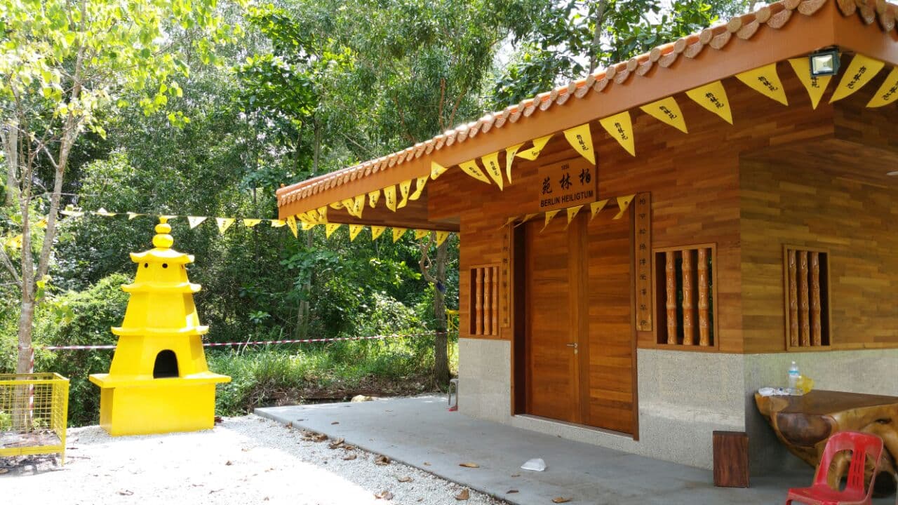 The German Girl Shrine is also known as "Na Du Gu Niang". It is located adjacent to the former Aik Hwa (Ketam) Granite Quarry and has seen reconstruction in recent years.