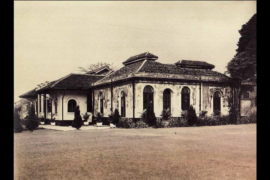 <p style="text-align: justify;"><strong>The female wing of the New Lunatic Asylum at Sepoy Lines, which was converted into the Straits Federated Malay States Government Medical School.</strong><br>
Courtesy of <a rel="noopener noreferrer" href="http://www.nus.edu.sg" target="_blank">National University of Singapore</a><br>
<a rel="noopener noreferrer" href="https://nusmedicine.nus.edu.sg" target="_blank">Yong Loo Lin School of Medicine</a>