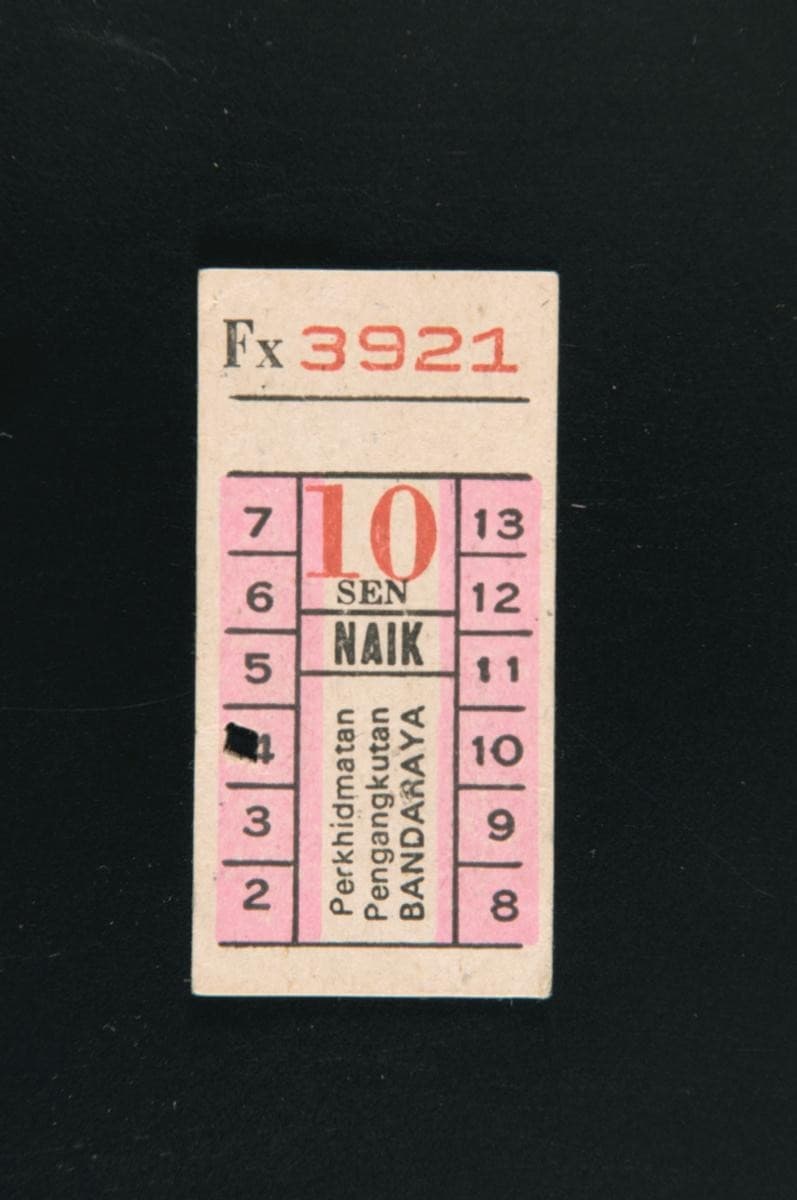 1161130