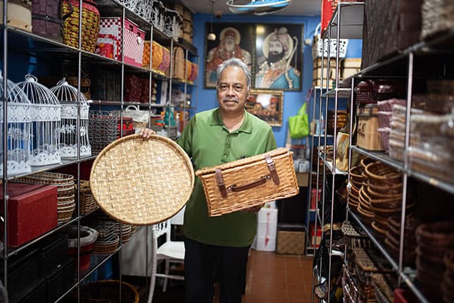 Owner 1 of Rishi Handicrafts