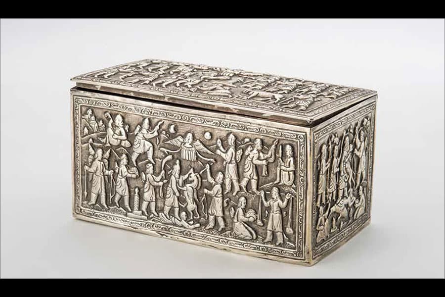 <p style="text-align: justify;"><strong><a href="/stories-landing/stories/the-singapore-story-through-60-objects/community-and-faith/silver-box/story"><strong>Repousséd silver box showing Zoroastrian scenes, Bombay, 19th century, silver.</strong><br>
Collection of Indian Heritage Centre.</a></strong>