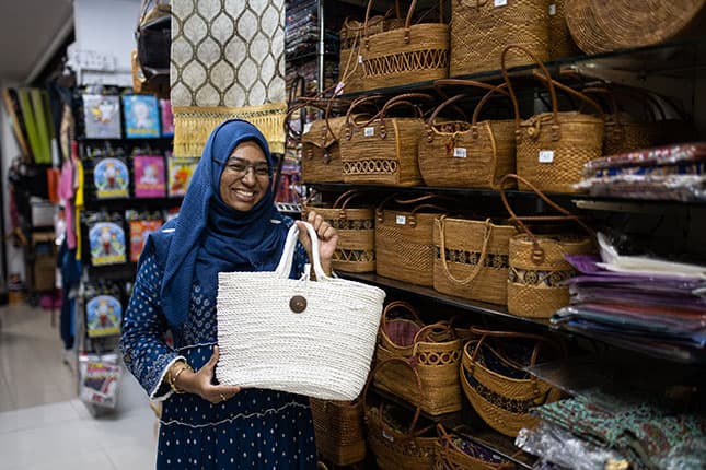 Owner 1 of Habib Handicrafts