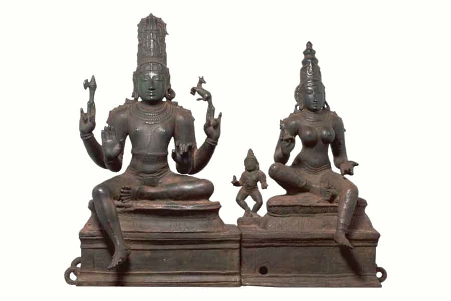 <strong><a href="/stories-landing/stories/the-singapore-story-through-60-objects/community-and-faith/somaskanda/story"><strong>Somaskanda, Shiva with Parvati and their son Skanda, Tamil Nadu, south India, Chola period, c. 1200, bronze.</strong><br>
Collection of Asian Civilisations Museum.</a></strong>