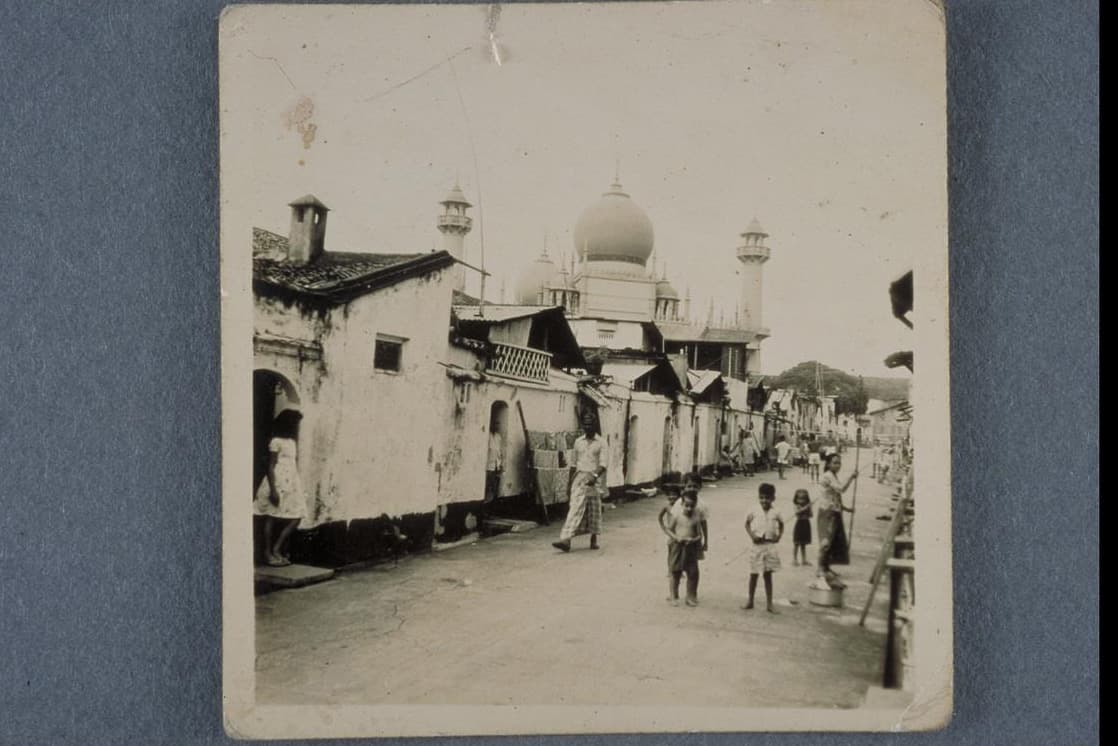 <a rel="noopener noreferrer" class="bold" href="/Collection-Landing/listing/1125229" target="_blank">Kampong Glam</a>