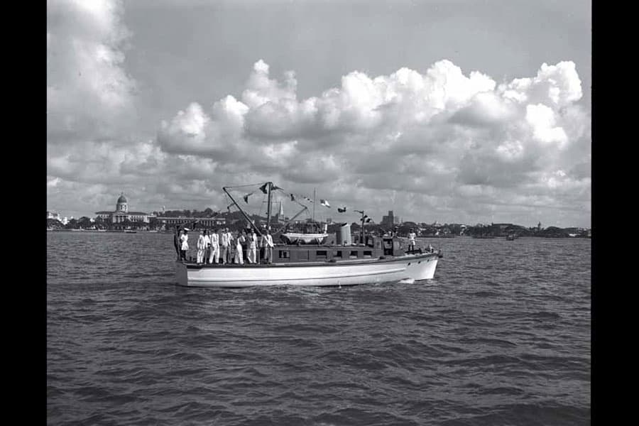 <p style="text-align: justify;"><strong>A floating dispensary used by doctors to visit Singapore's neighbouring islands in 1955.<br>
Ministry of Information and The Arts Collection</strong><br>
Courtesy of National Archives of Singapore